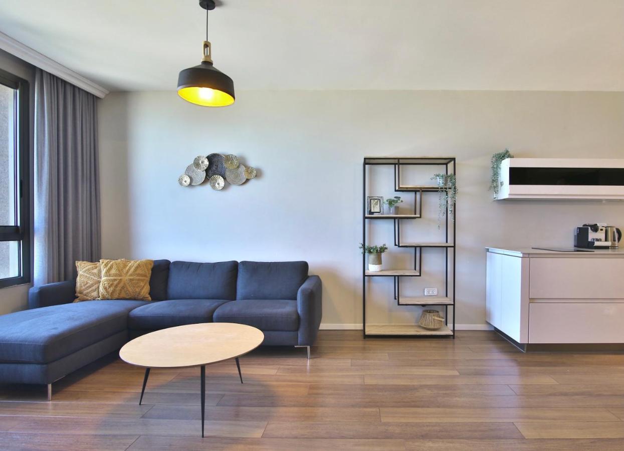 Luxury Suites By Notaly Ariel - Carmel Beach Hayfa Dış mekan fotoğraf
