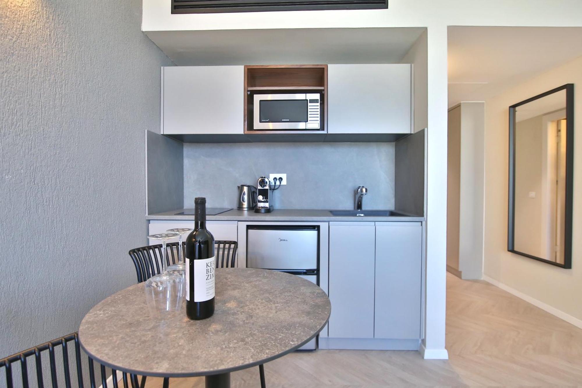 Luxury Suites By Notaly Ariel - Carmel Beach Hayfa Dış mekan fotoğraf