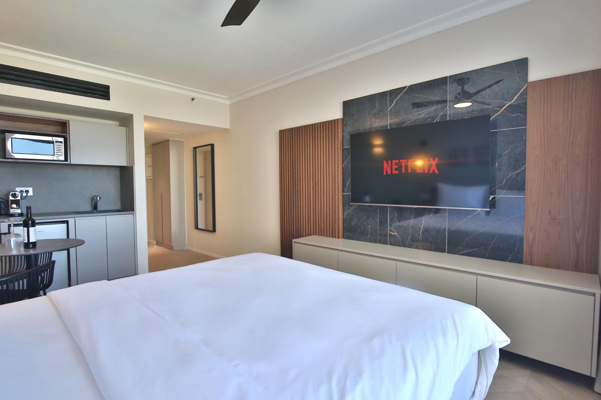 Luxury Suites By Notaly Ariel - Carmel Beach Hayfa Dış mekan fotoğraf
