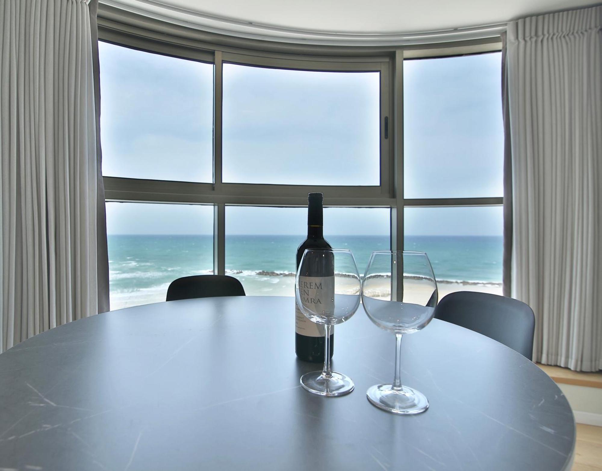 Luxury Suites By Notaly Ariel - Carmel Beach Hayfa Oda fotoğraf