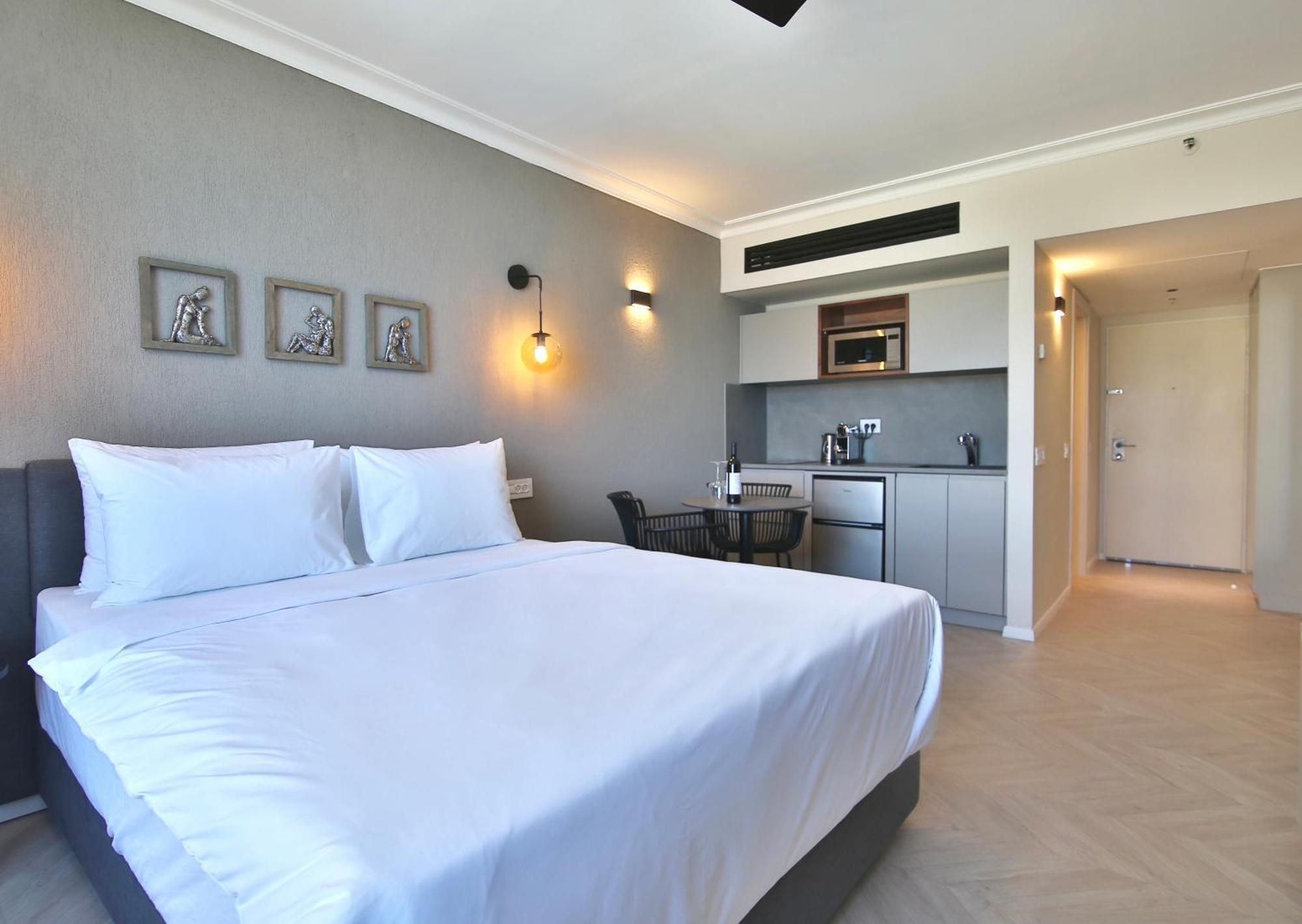 Luxury Suites By Notaly Ariel - Carmel Beach Hayfa Oda fotoğraf